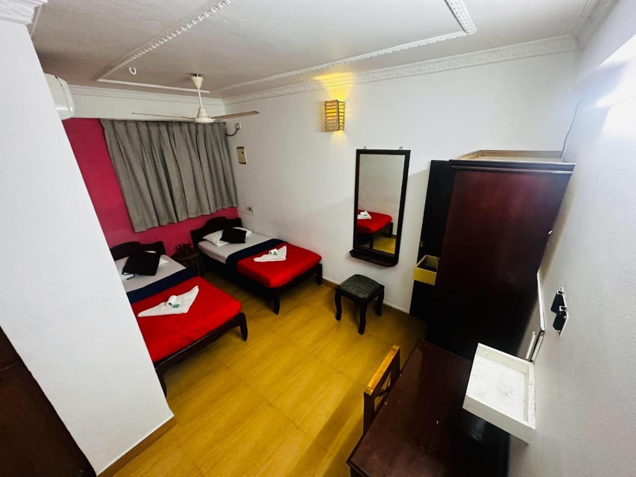 Xhostel Hostel Kochi ภายนอก รูปภาพ